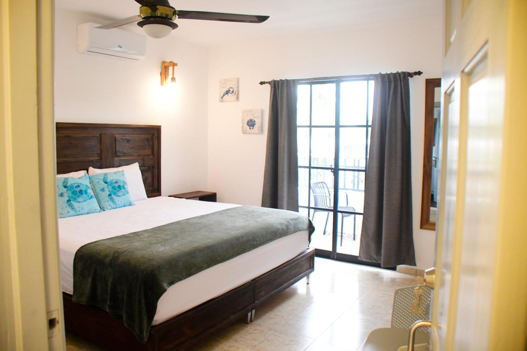 Hostal Marina Samana المظهر الخارجي الصورة